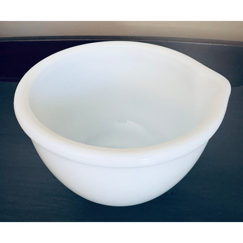Sunbeam Mixmaster Model Mixing Bowl GlasBake Milk White With Spout Made In USA
